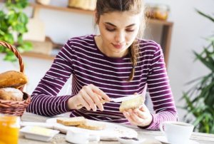 Protein-Rich Snacks to Enjoy Between Meals