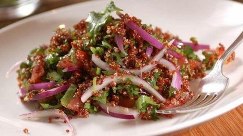 red quinoa salad dish