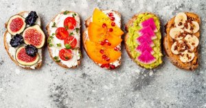 Toasts with fruits.