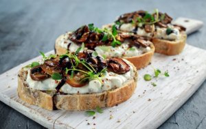 Toasts with mushrooms.