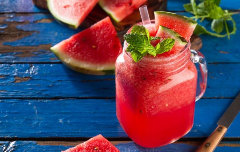 frisk drink med vandmelon