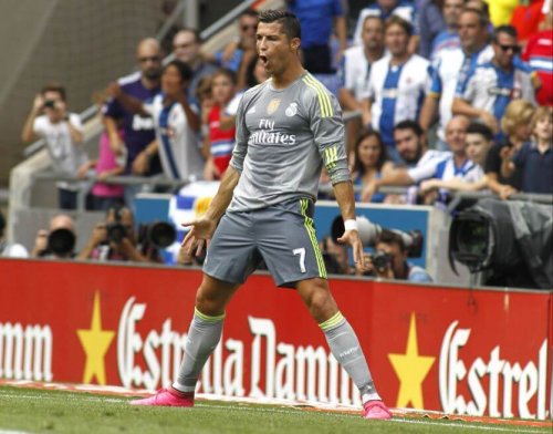 Cristiano Ronaldo Real Madrid gray uniform
