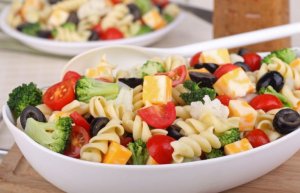 Pasta salad with bimi.
