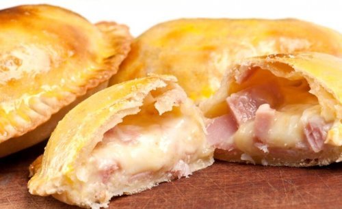 Ham and cheese empanada.
