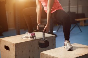 How to do Squats Using a Weighted Belt