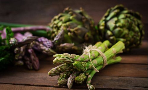 Wild asparagus with artichokes