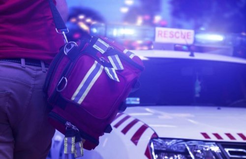 The emergency backpack should be like the type used for hiking.