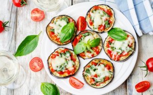 Mini aubergine pizza.