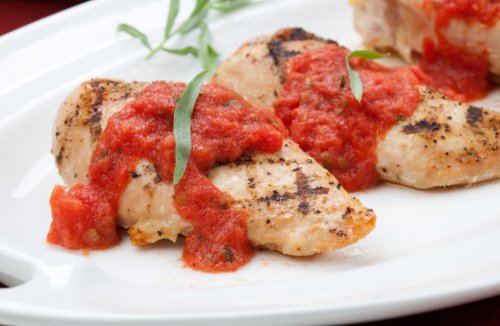 Chicken breast with tomato sauce