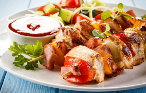 Chicken skewers with vegetables