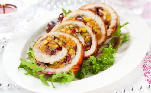 Turkey breast stuffed with berries and apricot.