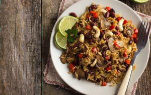 High-fiber recipes: vegetable salad.