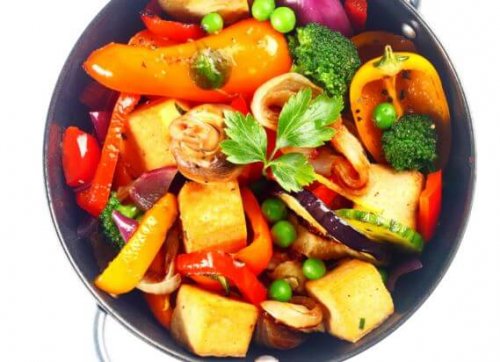 Bowl of tofu with vegetables