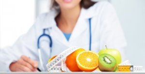 Doctor writing a diet guidelines.