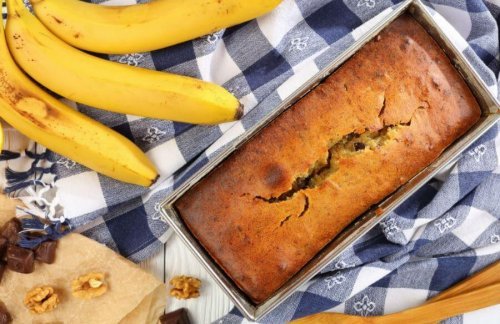 Banana bread is a delicious option.