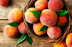 Best summer fruits: peach.