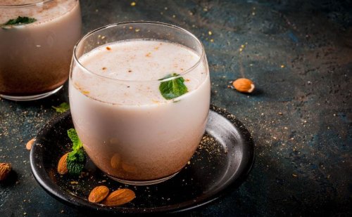 Condensed milk with almonds is one of our recipes for celiacs.