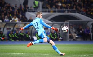 David De Gea playing soccer.