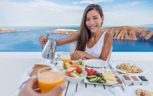 A mediterranean vegetarian breakfast