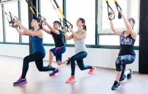 TRX routine lunge squat