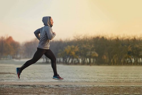 Man running outside cardio slim your waist exercise