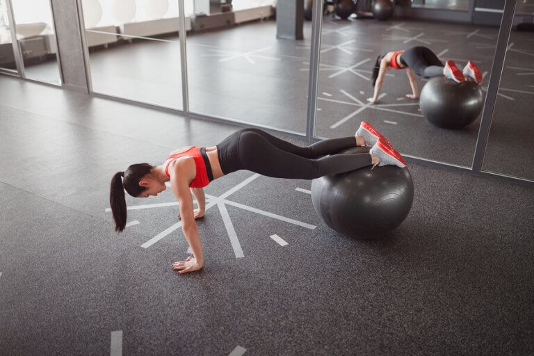 4 Medicine Ball Exercises to Work Out your Entire Body