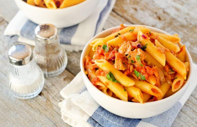 A bowl of pasta and tuna