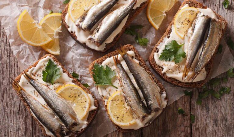Canned sardine sandwiches are an option filled with protein