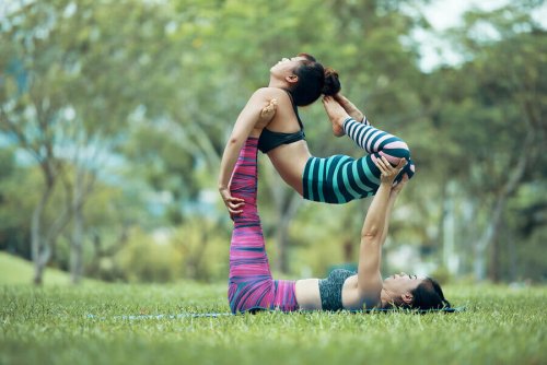 6 Acroyoga Poses for Beginners - Fit People