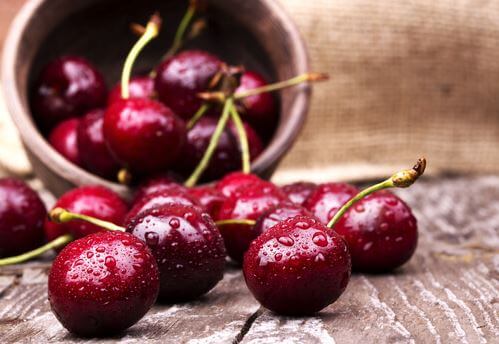 A bowl of cherries to alleviate muscle soreness