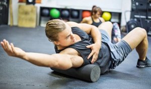 foam roller to stretch and massage the obliques