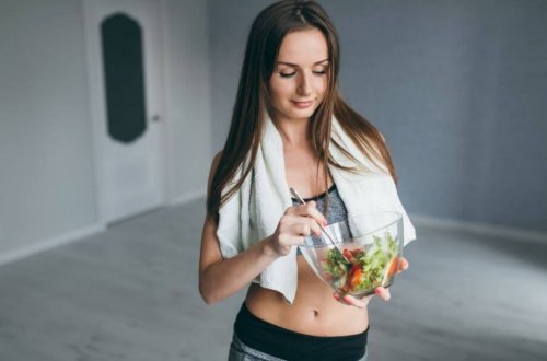 Woman eating a salad muscle deterioration