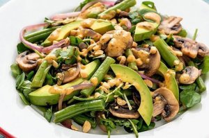 Watercress salad made with antioxidant foods