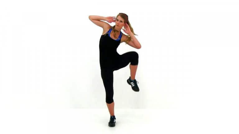 Woman doing a pike crunch