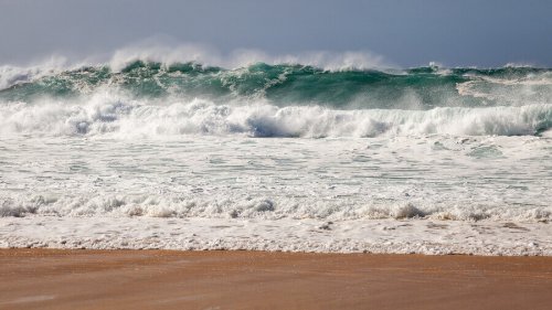 Pipeline beach: the best beaches to go surfing.