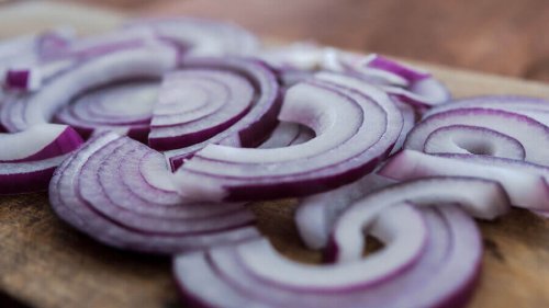 Purple onions are a very healthy food.
