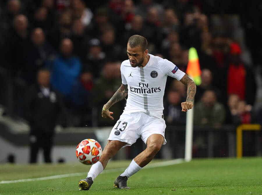 Dani Alves playing for the PSG.