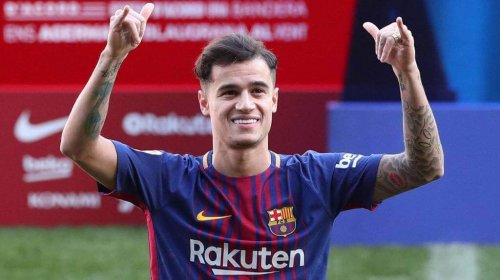 Coutinho playing for Barcelona.