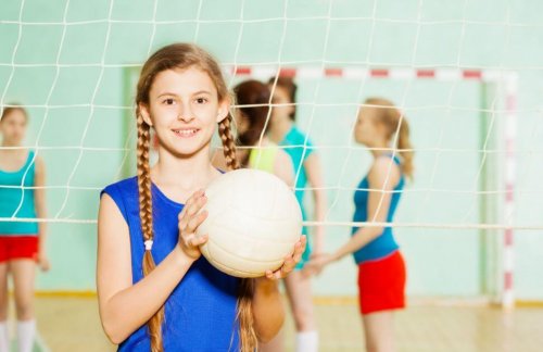 A young volleyball player who may benefit from the regulation of sports in the EU.
