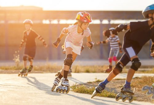 A roller skating race.