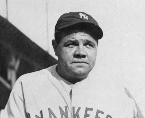 A black and white photo of Babe Ruth.