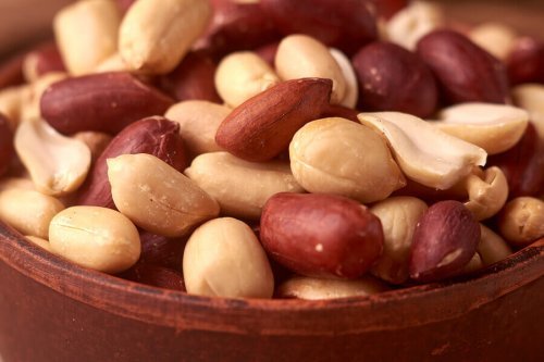 A bowl of peanuts.
