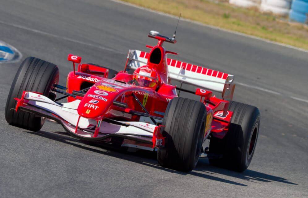 Ferrari, one of the best F1 teams, in the middle of a race.