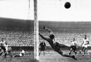 Goal during the Maracanazo.