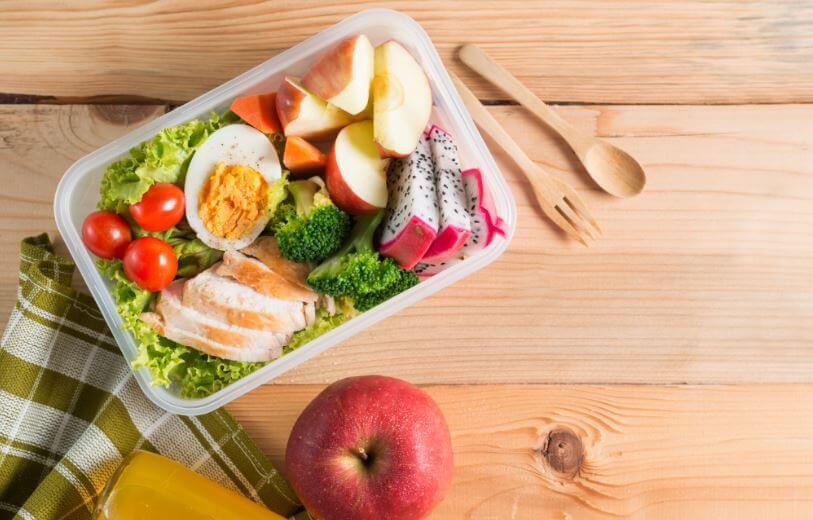 Salad with eggs and chicken breast.