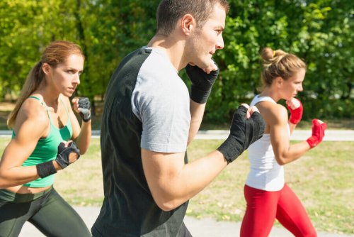 Practice Tae Bo to Combine Martial Arts and Boxing