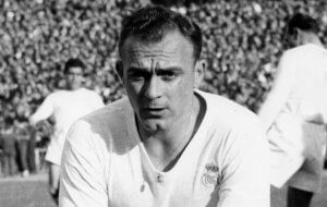 A face shot of Di Stefano, one of the best European soccer players.