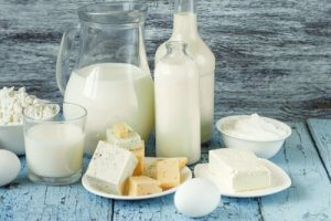 A table full of dairy products that strengthen your immune system.