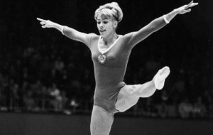 Larissa Latynina competing.