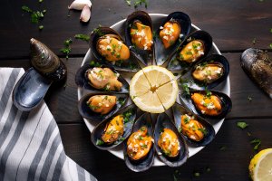 Mussels on a platter.